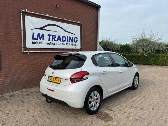 Peugeot 208 1.2 PureTech Blue Lion 5-DEURS APPLECARPLAY NAVI TREKHAAK PDC LED 2 SLEUTELS + BOEKJES!