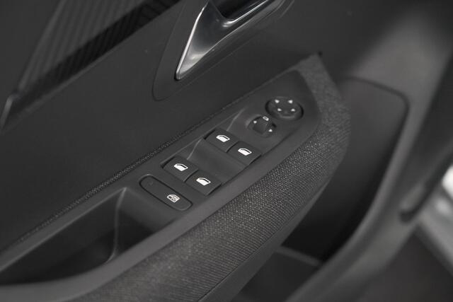 Peugeot 208 1.2 Hybrid 110 e-DCS6 Business | Direct Leverbaar | Apple Carplay | Parkeersensoren