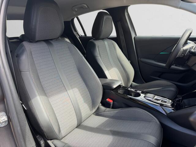 Peugeot 208 1.2 PureTech Allure Black Pack Aut- 360 Camera, Carplay, Android Auto, Privacy Glass, Xenon Led, Virtual Cockpit
