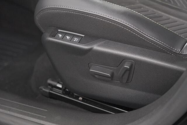Peugeot 208 1.2 Hybrid 145 e-DCS6 GT | Alcantara Pakket | Camera | Apple Carplay | Stoelverwarming