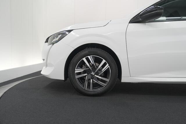 Peugeot 208 PureTech 75 Allure | Camera | Apple Carplay | Parkeersensoren | Climate Control