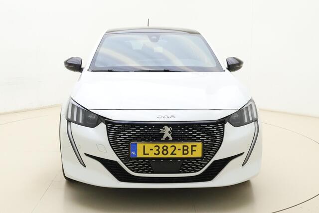 Peugeot 208 1.2T 100pk GT | Afneembare Trekhaak | Achteruitrijcamera | Panoramadak | Cruise control | Airco | Stoelverwarming | Climate control | Interieurverlichting | Stuurbediening | Sportstuurwiel |