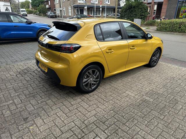 Peugeot 208 1.2 PureTech Active Pack All-in Prijs Airco/Cruise/Apple CarPlay, Android auto/Navi Eurorepar