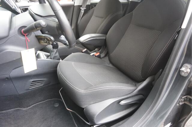 Peugeot 208 1.2 PureTech Allure Trekhaak Airco
