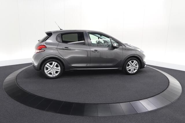 Peugeot 208 PureTech 82 Signature | Parkeersensoren | Apple Carplay | Navigatie