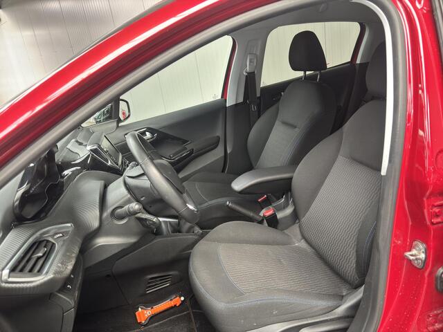 Peugeot 208 1.2 PureTech Signature
