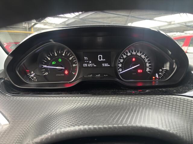 Peugeot 208 1.2 PureTech Signature