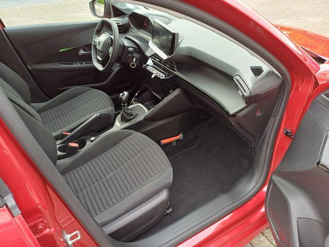 Peugeot 208 1.2 PureTech 100 Active Weinig kilometers, zuinige en mooie auto