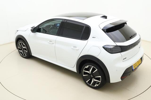 Peugeot 208 1.2T 100 GT | Panorama dak | Keyless Entry & Start | Full LED | Apple Carplay & Android Auto | Camera | Afneembare trekhaak | 1e Eigenaar