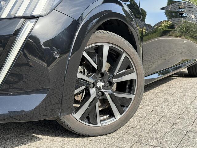 Peugeot 208 GT Pack 1.2 PureTech 100PK EAT8 Automaat Navigatie, Achteruitrijcamera, Keyless, Stoelverwarming, Parkeersensoren, Apple Carplay, Android Auto