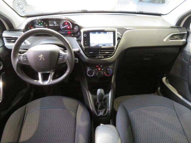 Peugeot 208 1.2 PureT. Signature