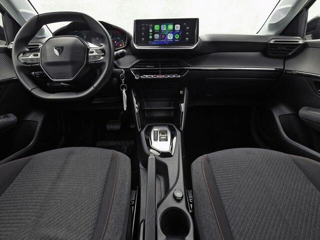 Peugeot 208 1.2 Hybrid 110 e-DCS6 Sport Style Automaat (APPLE CARPLAY, NAVIGATIE, PARKEERSENSOREN, SPORTSTOELEN, LANE ASSIST, CRUISE, NIEUWSTAAT)
