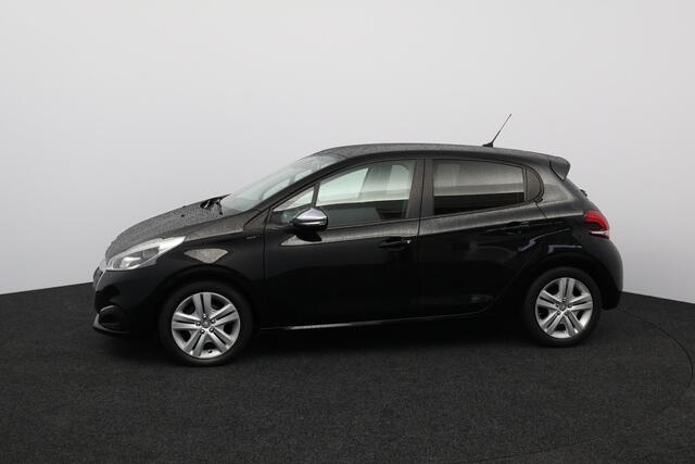 Peugeot 208 1.2 PureTech Signature/ INCLUSIEF NIEUWE DISTRIBUTIESET! Apple + Android/ Navi/ DAB+/ Airco/ Cruise/ Elek. pakket/ Isofix/ Bluetooth/ Armsteun/ Multi. LEDER. Stuur/ Mistl./ PDC/ Extra getint glas.