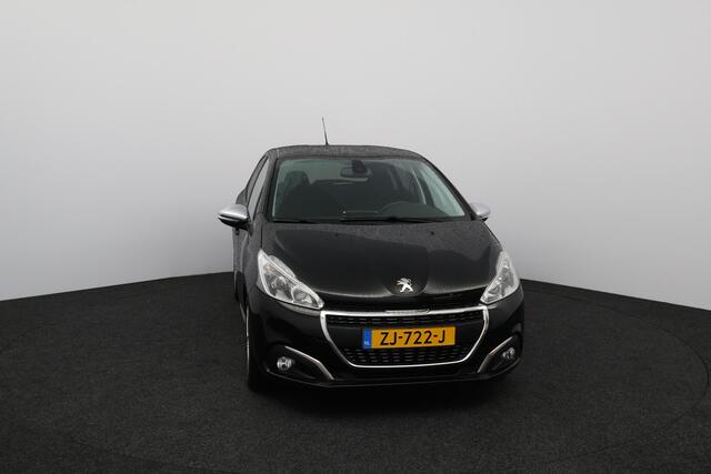 Peugeot 208 1.2 PureTech Signature/ INCLUSIEF NIEUWE DISTRIBUTIESET! Apple + Android/ Navi/ DAB+/ Airco/ Cruise/ Elek. pakket/ Isofix/ Bluetooth/ Armsteun/ Multi. LEDER. Stuur/ Mistl./ PDC/ Extra getint glas.