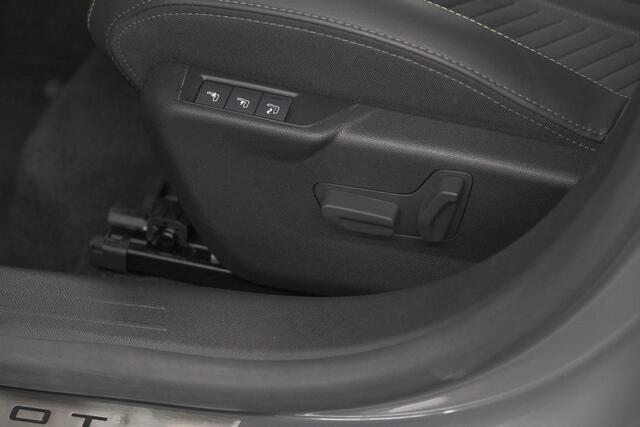 Peugeot 208 1.2 Hybrid 145 e-DCS6 GT | Alcantara Pakket | Camera | Apple Carplay | Stoelverwarming