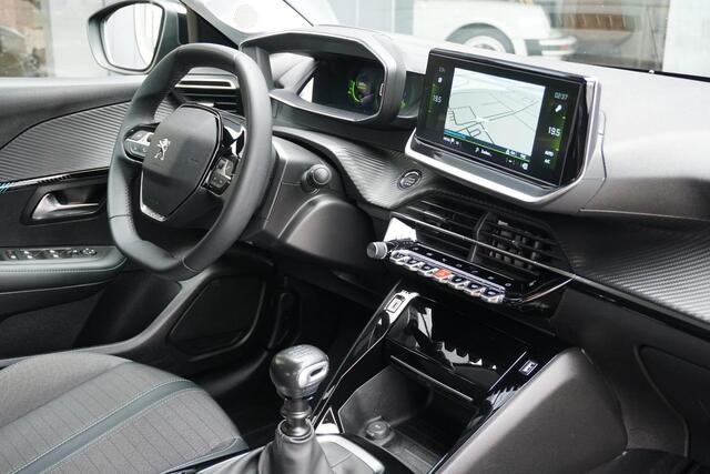 Peugeot 208 1.2 PureTech Allure Pack + CAMERA / 3D COCKPIT / STOELVERWARMING / APPLE CARPLAY / TREKHAAK