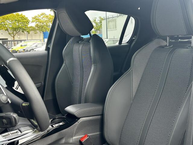 Peugeot 208 1.2 Hybrid 110 e-DCS6 GT l Camera l Navi l Parkeersensoren l Apple carplay & Android auto l DIRECT LEVERBAAR !!!