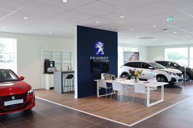 Peugeot 208 1.2 Hybrid 145 e-DCS6 GT
