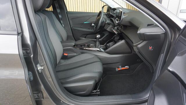 Peugeot 208 1.2 101pk PureTech Allure 5Drs Full-LED Navi A-Camera H-Leder Cruise Control *NL auto* 68786km!