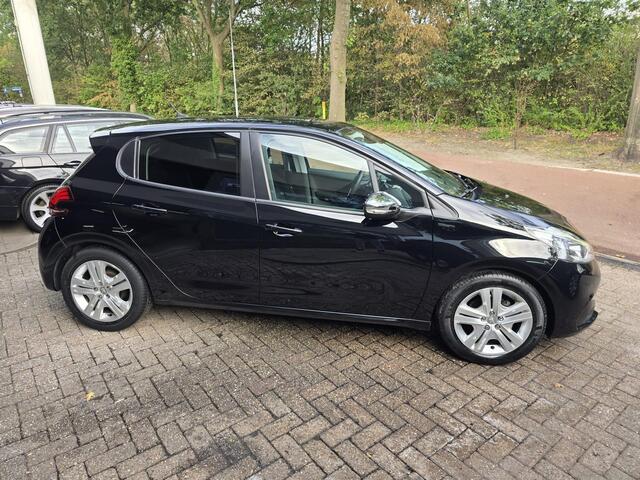 Peugeot 208 1.2 PureTech Signature | 1E EIGENAAR | 3/6 OF 12MND GARANTIE | CRUISE | NAVI |