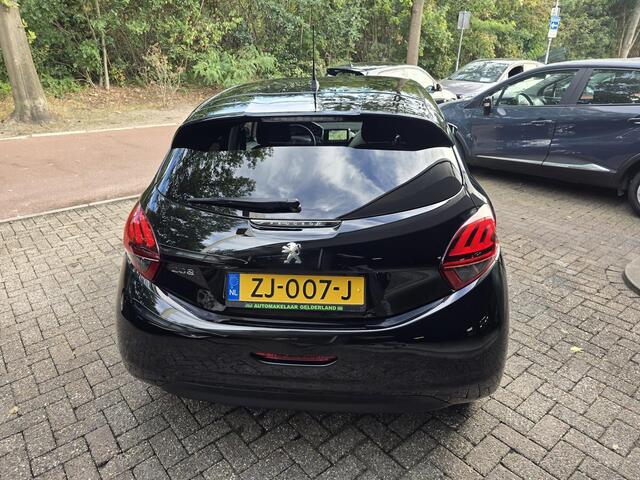 Peugeot 208 1.2 PureTech Signature | 1E EIGENAAR | 3/6 OF 12MND GARANTIE | CRUISE | NAVI |