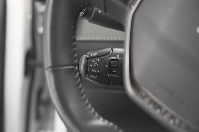 Peugeot 208 PureTech 100 Allure | Afneembare Trekhaak | Camera | Apple Carplay | Parkeersensoren