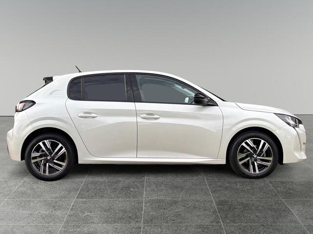 Peugeot 208 Allure Pack 1.2 75pk | CAMERA | PARELMOER! | KEYLESS START | EXTRA GETINTE RUITEN | 3D i-COCKPIT® | NAVI |