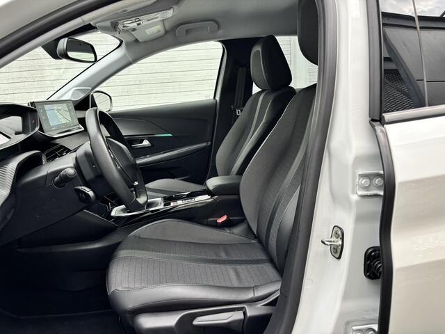 Peugeot 208 Allure Pack 1.2 75pk | CAMERA | PARELMOER! | KEYLESS START | EXTRA GETINTE RUITEN | 3D i-COCKPIT® | NAVI |