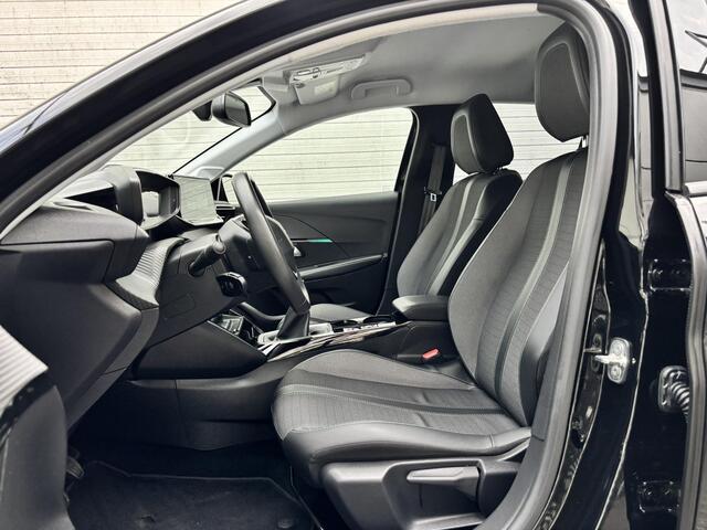 Peugeot 208 Allure Pack 1.2 75pk | CAMERA | KEYLESS START | EXTRA GETINTE RUITEN | 3D i-COCKPIT® | NAVI | LM-VELGEN