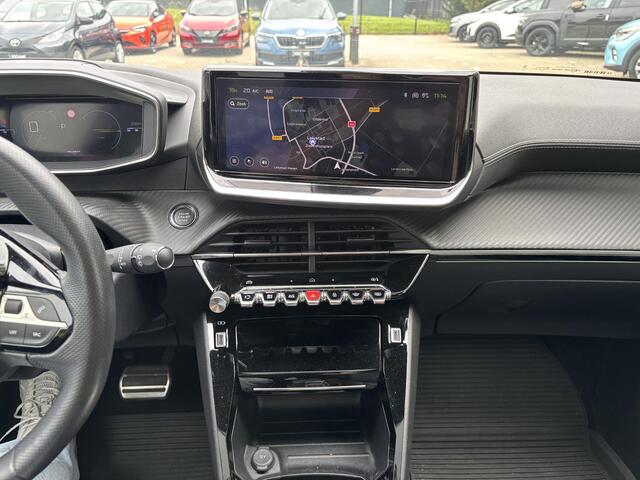 Peugeot 208 1.2 Hybrid 100 e-DCS6 GT navigatie / Panorama dak / Automaat