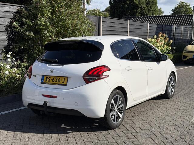 Peugeot 208 Allure 1.2 PureTech 82PK Trekhaak, Navigatie, Parkeersensoren Achter, Climate Control, Cruise Control – foto 7