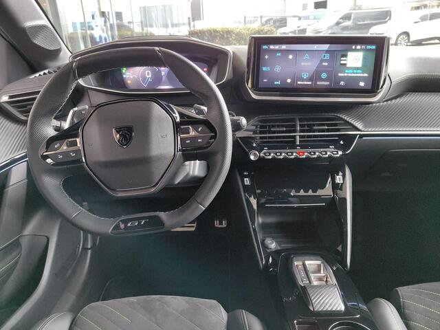 Peugeot 208 1.2 Hybrid 145 e-DCS6 GT | CLIMATE | CARPLAY | ELEKTRISCHE STOELVERSTELLING