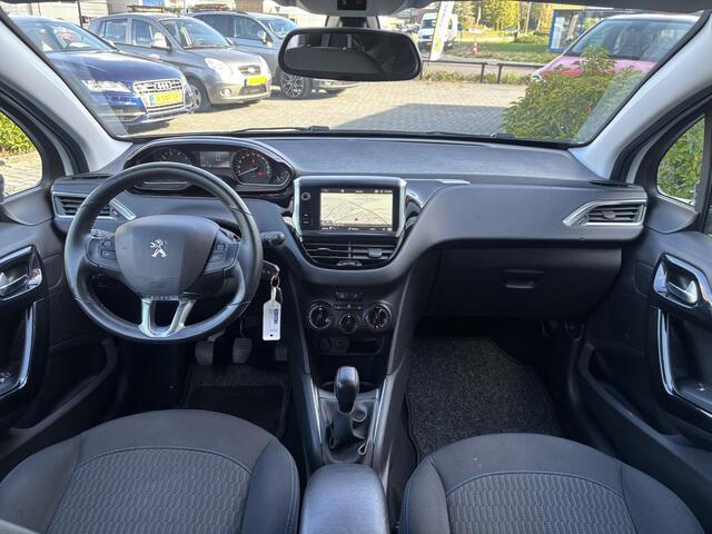 Peugeot 208 1.2 PureTech Signature |Navi|Bleutooth| – foto 3