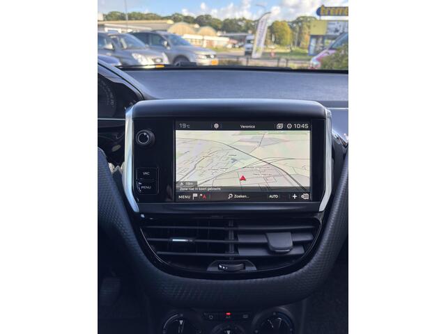 Peugeot 208 1.2 PureTech Signature |Navi|Bleutooth| – foto 5