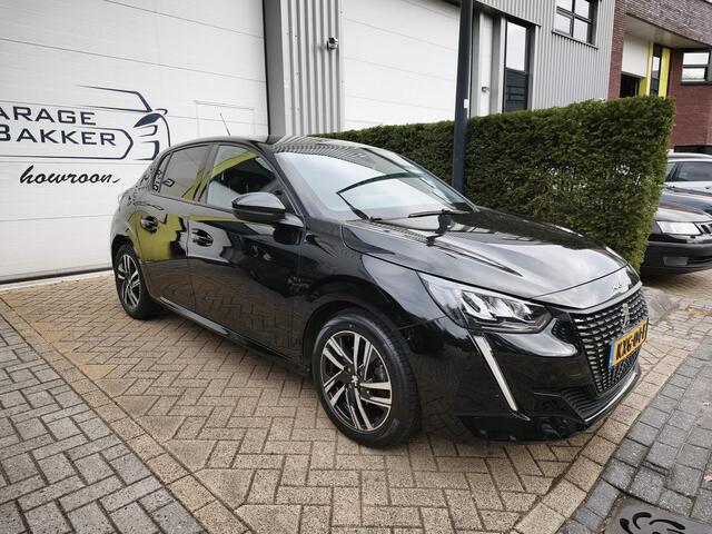 Peugeot 208 1.2 PureTech Blue Lease Allure Apple CarPlay | Achteruitrijcamera | Cruise | LED | P-Sensors