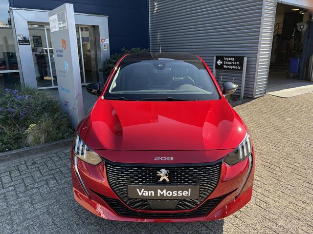 Peugeot 208 1.2 PureTech 100 GT | Panoramadak | Navigatie | Camera | Unieke tellerstand!