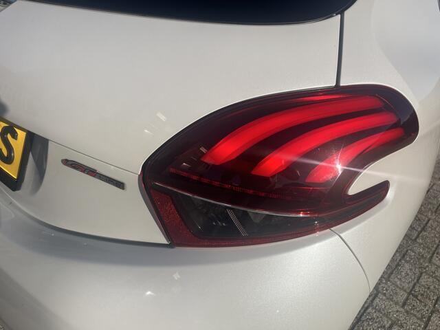 Peugeot 208 1.6 BlueHDi GT-line Clima Leer Led JBL Pano