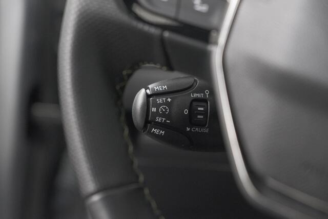 Peugeot 208 1.2 Hybrid 145 e-DCS6 GT | Alcantara Pakket | Camera | Apple Carplay | Stoelverwarming – foto 3