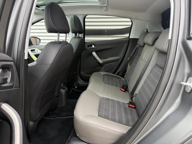 Peugeot 208 1.2 PureTech Roland Garros 2e Eigenaar|Navi|Camera|Pano|D-riem vv in 2025|Clima|Cruise|Carplay|Goed Onderhouden|APK tot 08-2026 – foto 10