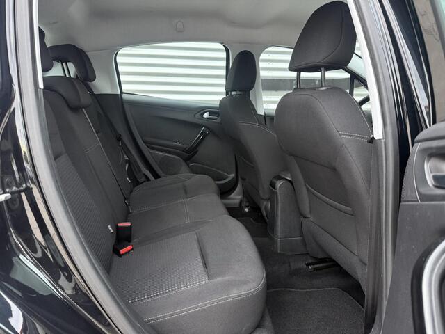 Peugeot 208 1.2 PureTech Blue Lease Executive 2e Eigenaar|Navi|Carplay|PDC|Clima|Cruise|Elek ramen|LM velgen|N.A.P|APK tot 07-2027 – foto 8