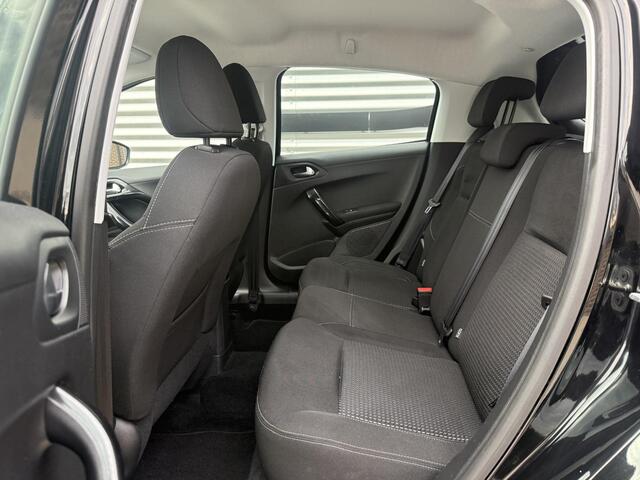 Peugeot 208 1.2 PureTech Blue Lease Executive 2e Eigenaar|Navi|Carplay|PDC|Clima|Cruise|Elek ramen|LM velgen|N.A.P|APK tot 07-2027 – foto 10