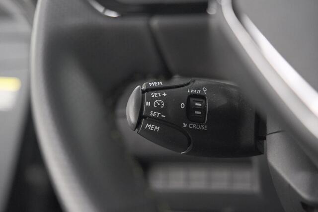 Peugeot 208 1.2 Hybrid 145 e-DCS6 GT | Alcantara Pakket | Camera | Apple Carplay | Stoelverwarming – foto 3