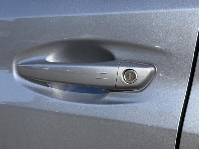 Peugeot 208 GT 1.2 Hybrid 145PK e-DCS6 Automaat Navigatie, Achteruitrijcamera, Keyless, Alcantara, Stoelverwarming, Apple Carplay, Android Auto – foto 7