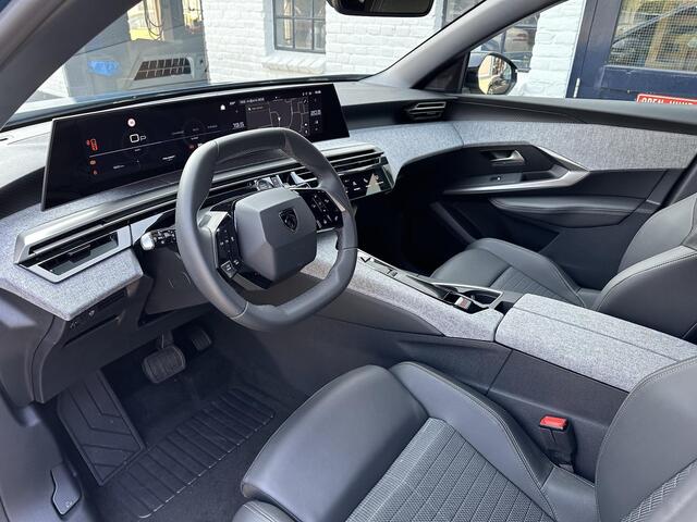 Peugeot 3008 1.2 Hybrid 145 PK Allure | Automaat | AGR Stoelen met verwarming | Panorama Navigatie | Keyless Entry | Stoel & Stuur & Voorruitverwarming | 360 Graden Camera | Dodehoek detectie | Climate Control | LED Verlichting | 19 Inch Lichtmetalen Velgen | Camera |