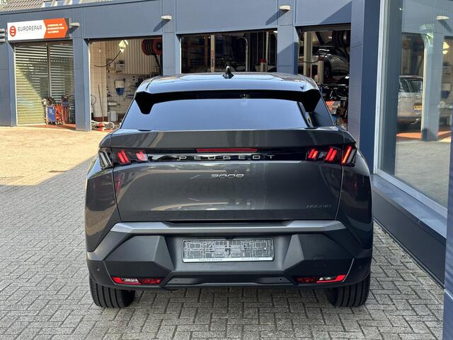 Peugeot 3008 1.2 Hybrid 145 PK Allure | Bouwjaar 2025 | Automaat | Panorama Navigatie | Keyless Entry | Parkeer Camera | Cruise Control | AGR Stoel | Stoelverwarming | Climate Control | LED Verlichting | 19 Inch Lichtmetalen Velgen |