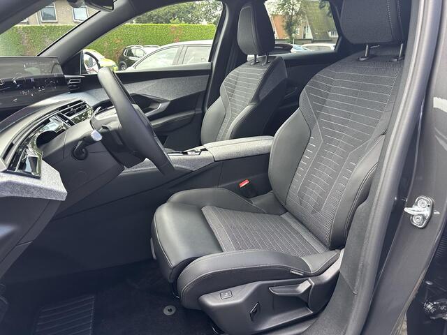 Peugeot 3008 1.2 Hybrid 145 PK Allure | Bouwjaar 2025 | Automaat | Panorama Navigatie | Keyless Entry | Parkeer Camera | Cruise Control | AGR Stoel | Stoelverwarming | Climate Control | LED Verlichting | 19 Inch Lichtmetalen Velgen |
