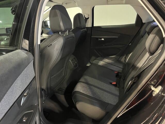 Peugeot 3008 1.2 PureTech Allure elektrische achterklep