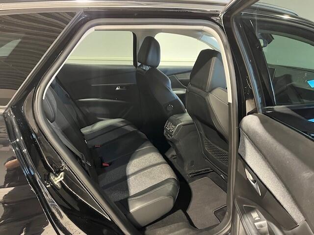 Peugeot 3008 1.2 PureTech Allure elektrische achterklep