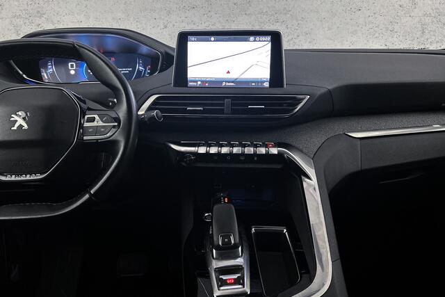 Peugeot 3008 1.2 PureTech Blue Lease Premium | Camera | Apple carplay | Adaptief cruise control | Half leder