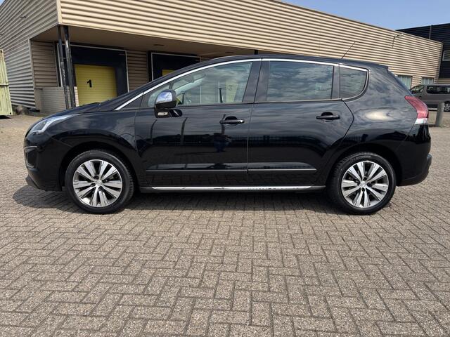 Peugeot 3008 1.2 PureTech Allure [ panodak,fm navi,camera,17``lmv,hud,pdc ]